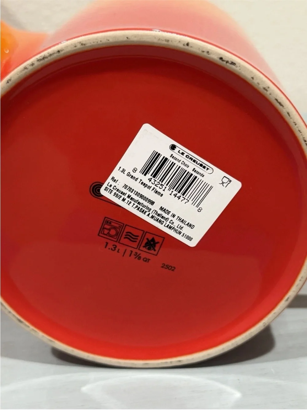 Le Creuset Stoneware Grand Teapot Flame 1.3L & 2 400ML Vancouver Coffee Mugs